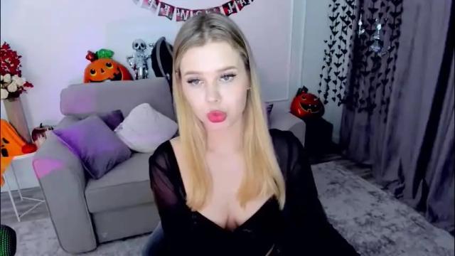 Image 7 of unforgettablalice Stream on Chaturbate on 2 months ago