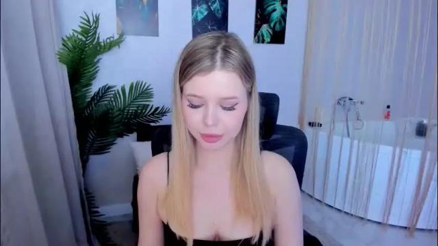 Image 12 of unforgettablalice Stream on Chaturbate on 2 months ago
