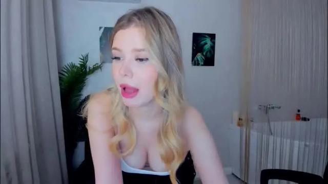 Image 12 of unforgettablalice Stream on Chaturbate on 1 month ago