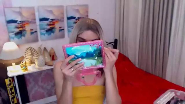 Image 7 of unforgettable_julia Stream on Chaturbate on 15 months ago
