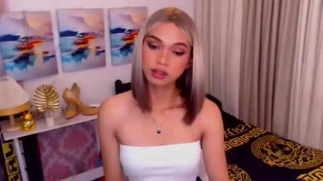 Image 10 of unforgettable_julia Stream on Chaturbate on 15 months ago
