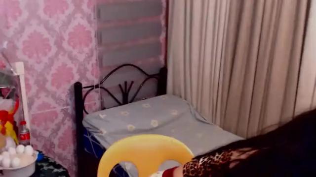 Image 7 of unforgettablefaira Stream on Chaturbate on 17 months ago