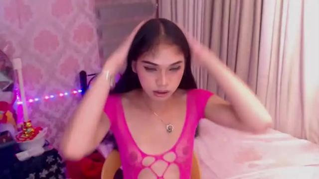 Image 10 of unforgettablefaira Stream on Chaturbate on 17 months ago