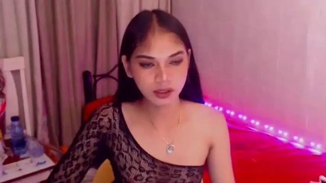 Image 2 of unforgettablefaira Stream on Chaturbate on 16 months ago