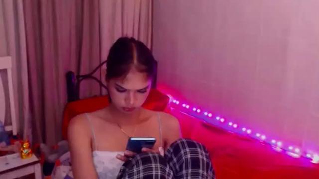 Image 12 of unforgettablefaira Stream on Chaturbate on 18 months ago