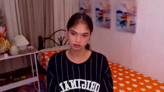Image 12 of unforgettablefaira Stream on Chaturbate on 16 months ago