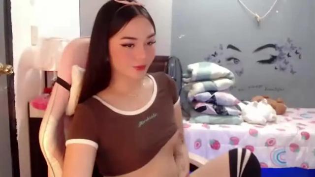 Image 12 of ur_babyalexa Stream on Chaturbate on 18 months ago