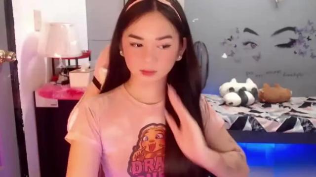 Image 2 of ur_babyalexa Stream on Chaturbate on 18 months ago