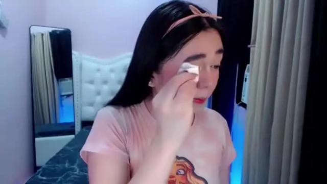 Image 2 of ur_babyalexa Stream on Chaturbate on 13 months ago