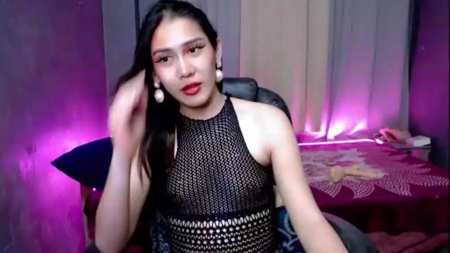 Image 12 of ur_ells_faaab Stream on Chaturbate on 3 months ago