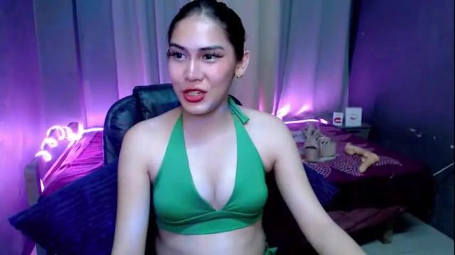Image 6 of ur_ells_faaab Stream on Chaturbate on 3 months ago