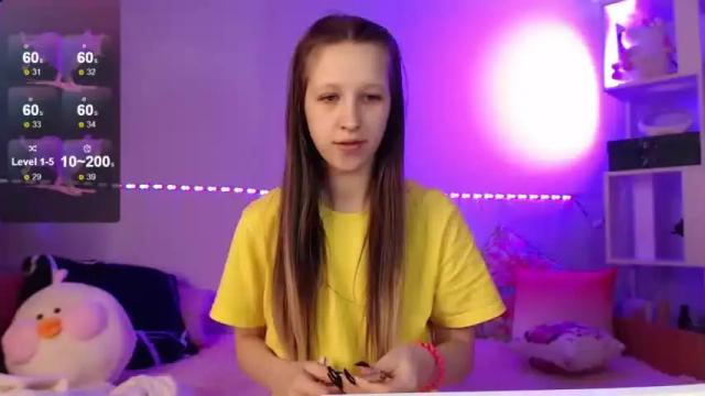 Image 2 of ur_kitty__ Stream on Chaturbate on 16 months ago