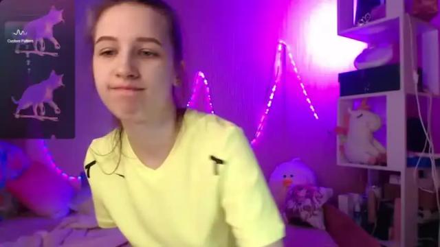 Image 2 of ur_kitty__ Stream on Chaturbate on 15 months ago