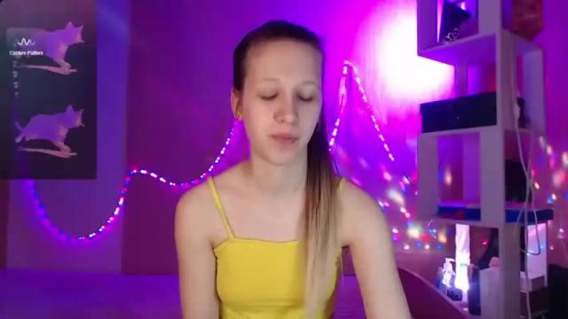 Image 3 of ur_kitty__ Stream on Chaturbate on 15 months ago