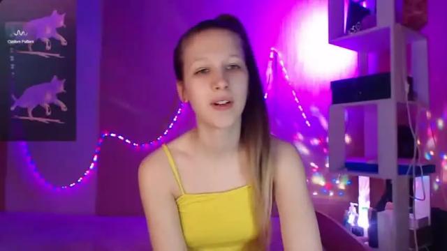 Image 4 of ur_kitty__ Stream on Chaturbate on 15 months ago