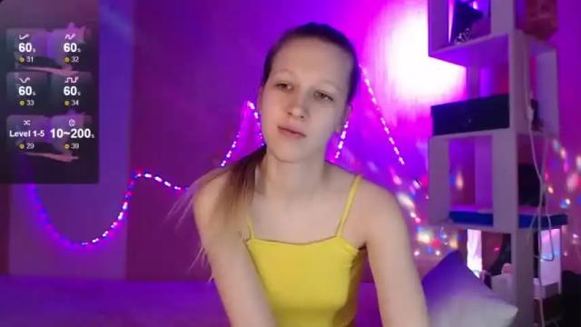 Image 7 of ur_kitty__ Stream on Chaturbate on 15 months ago