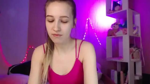 Image 3 of ur_kitty__ Stream on Chaturbate on 15 months ago