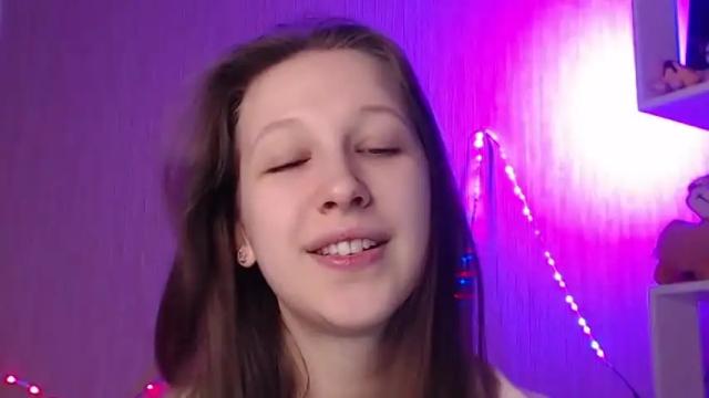 Image 2 of ur_kitty__ Stream on Chaturbate on 15 months ago