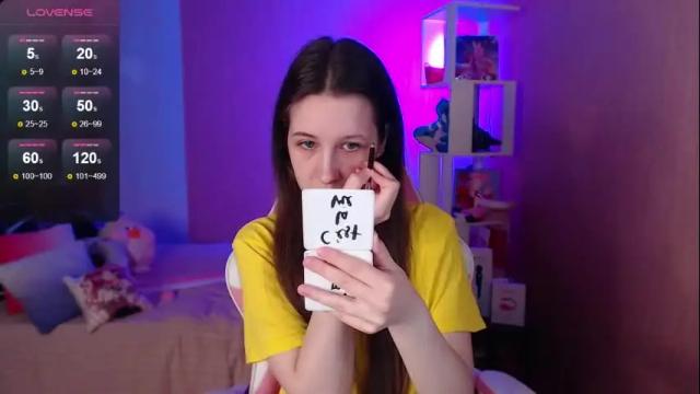 Image 3 of ur_kitty__ Stream on Chaturbate on 1 month ago