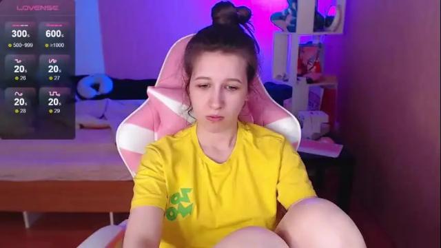 Image 2 of ur_kitty__ Stream on Chaturbate on 1 month ago