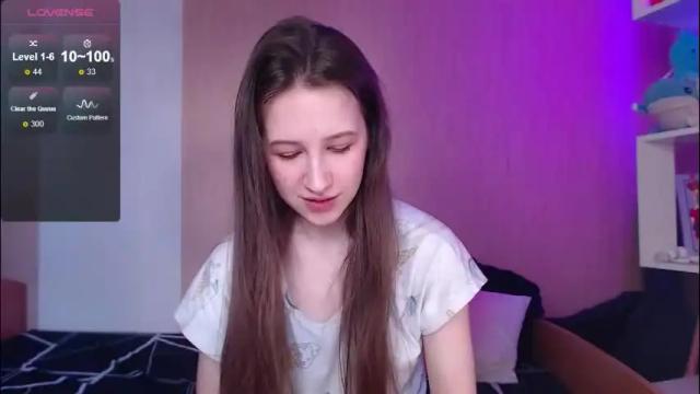 Image 4 of ur_kitty__ Stream on Chaturbate on 2 months ago