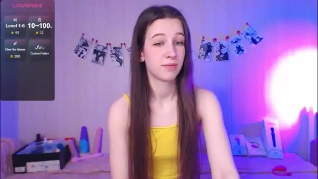 Image 12 of ur_kitty__ Stream on Chaturbate on 17 days ago