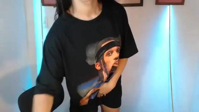 Image 8 of urasian_andrea Stream on Chaturbate on 14 months ago