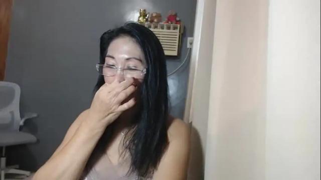 Image 3 of urasian_hotrina Stream on Chaturbate on 2 months ago