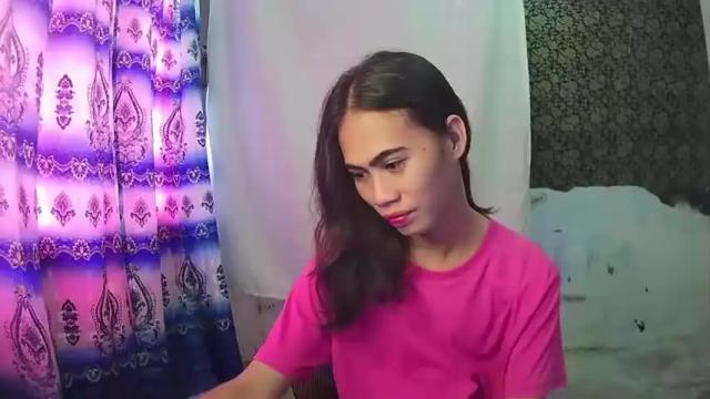 Image 3 of urasian_stacey Stream on Chaturbate on 13 months ago