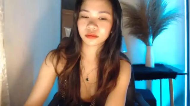 Image 2 of urasianbbgirl_18 Stream on Chaturbate on 19 months ago