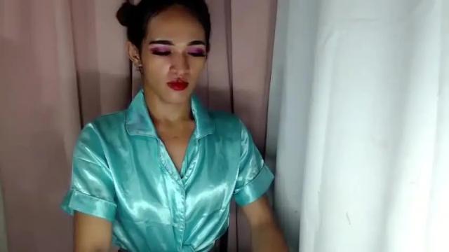 Image 2 of urasiandoll_kitty Stream on Chaturbate on 19 months ago