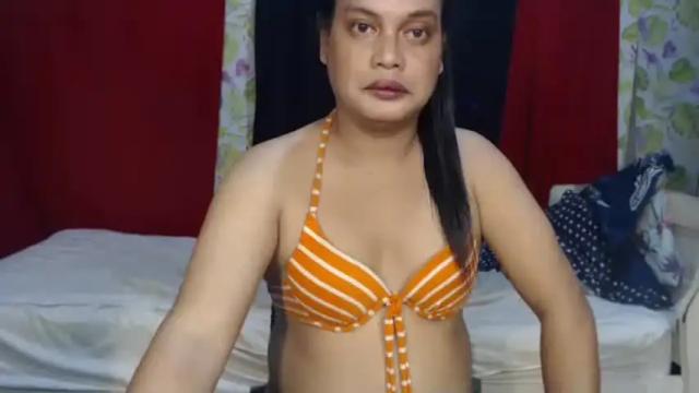 Image 3 of urasiandominaxx Stream on Chaturbate on 26 days ago