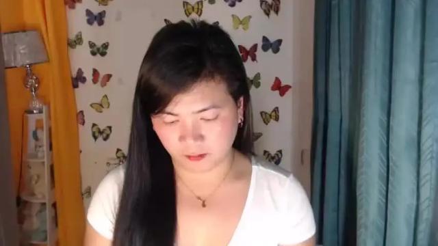 Image 3 of urasianfuckgirlxxx Stream on Chaturbate on 13 months ago