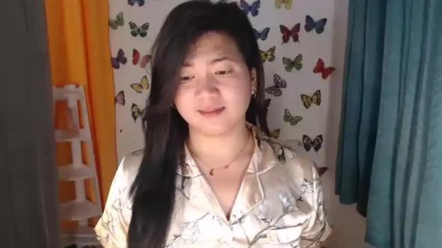 Image 12 of urasianfuckgirlxxx Stream on Chaturbate on 13 months ago