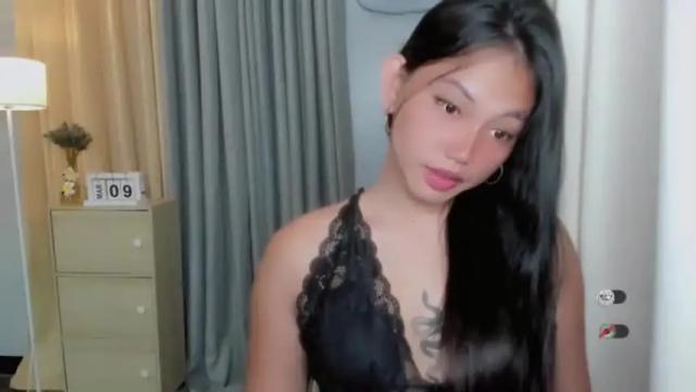 Image 2 of urasiangirl_megan Stream on Chaturbate on 13 months ago