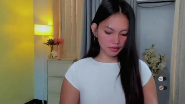 Image 10 of urasiangirl_megan Stream on Chaturbate on 12 months ago