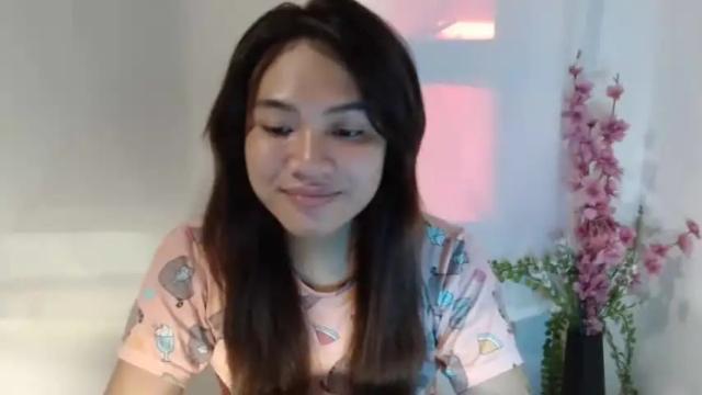 Thumbnail 2, urasianlovelykimxxx's Stream at Chaturbate, 20 months ago