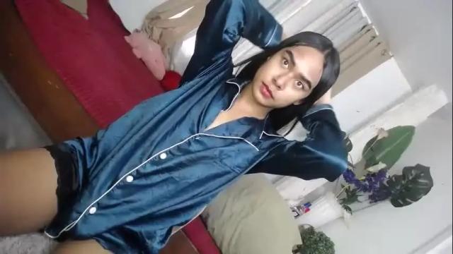 Image 2 of urasians_cummer Stream on Chaturbate on 1 month ago