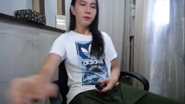 Image 10 of urasiantserika Stream on Chaturbate on 2 months ago