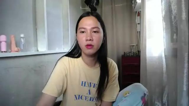 Image 2 of urasiantserika Stream on Chaturbate on 18 days ago