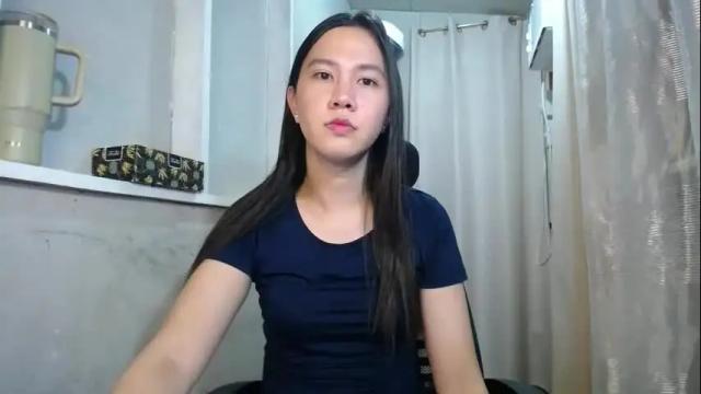 Image 6 of urasiantserika Stream on Chaturbate on 13 days ago