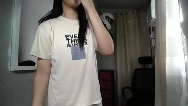 Image 10 of urasiantserika Stream on Chaturbate on 20 hours ago