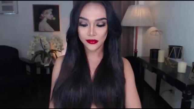 Image 2 of urbarbiecumts Stream on Chaturbate on 18 months ago