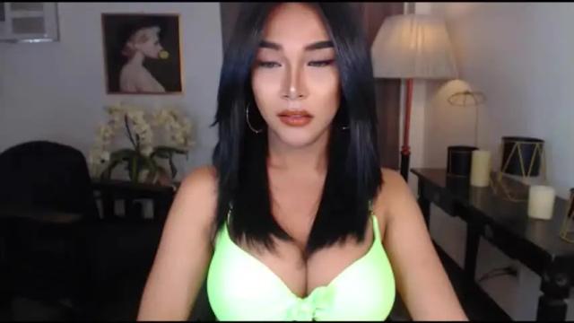 Image 11 of urbarbiecumts Stream on Chaturbate on 16 months ago
