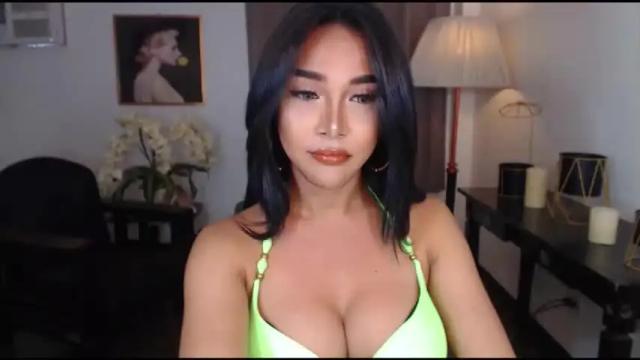 Image 7 of urbarbiecumts Stream on Chaturbate on 16 months ago