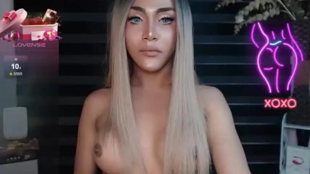 Image 7 of urbarbiecumts Stream on Chaturbate on 16 months ago