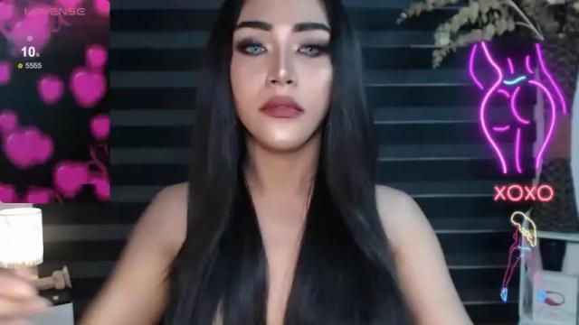 Image 2 of urbarbiecumts Stream on Chaturbate on 16 months ago