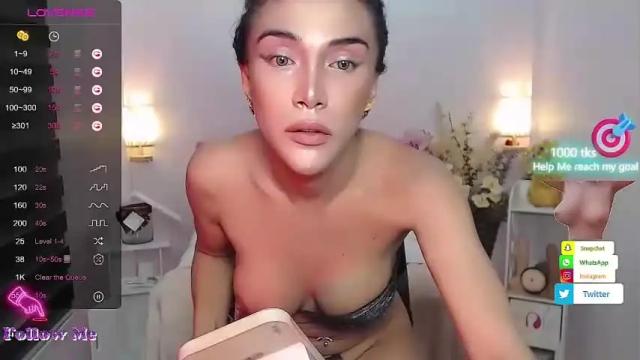 Image 12 of urbarbiecumts Stream on Chaturbate on 15 months ago