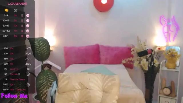 Image 3 of urbarbiecumts Stream on Chaturbate on 15 months ago