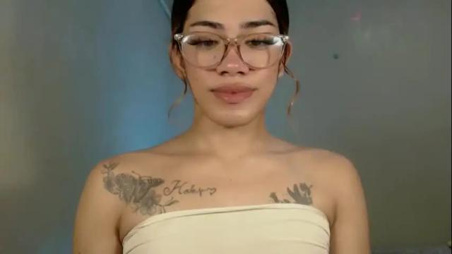 Image 3 of urbitch_haley69xx Stream on Chaturbate on 23 days ago